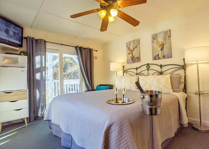 Carriage House Inn